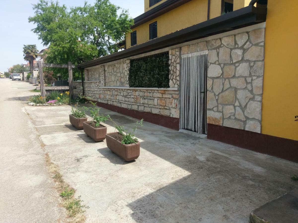 Apartments Ingrid Novigrad Istria Extérieur photo